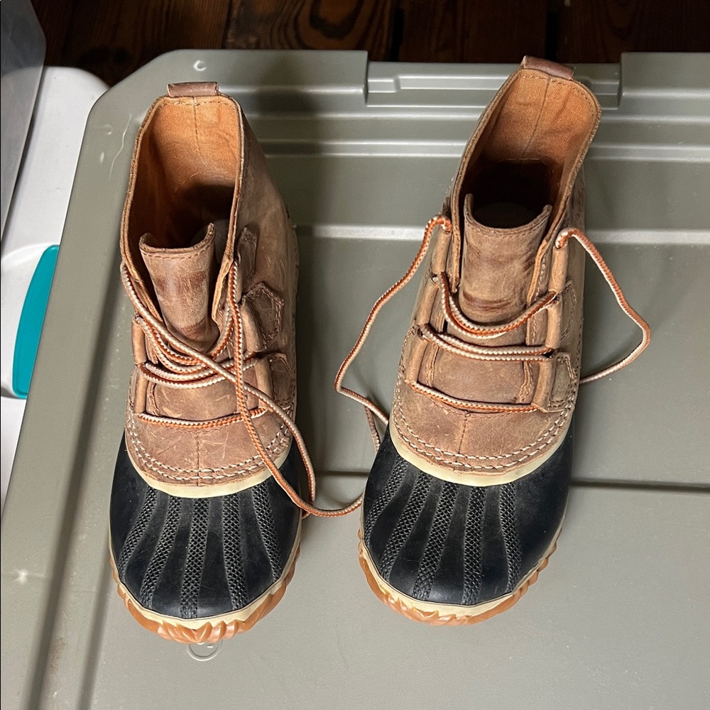 Sorel Tan and Black Winter Boots